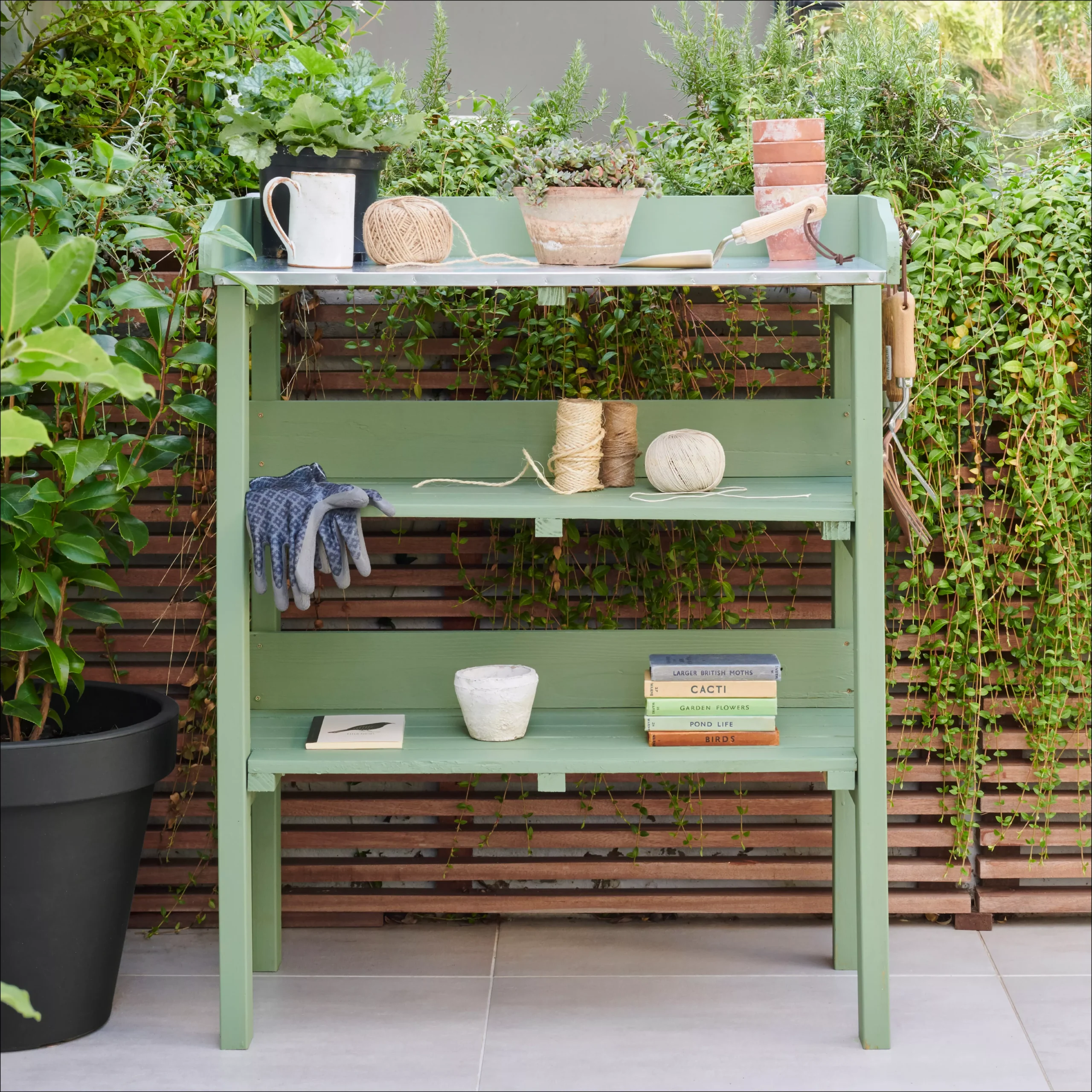 Rust-Oleum Garden Paint All Green Matt Multi-surface Garden Paint, 400ml Spray Can 6 Rust-Oleum Garden Paint All Green Matt Multi-surface Garden Paint, 400ml Spray Can - Image 4