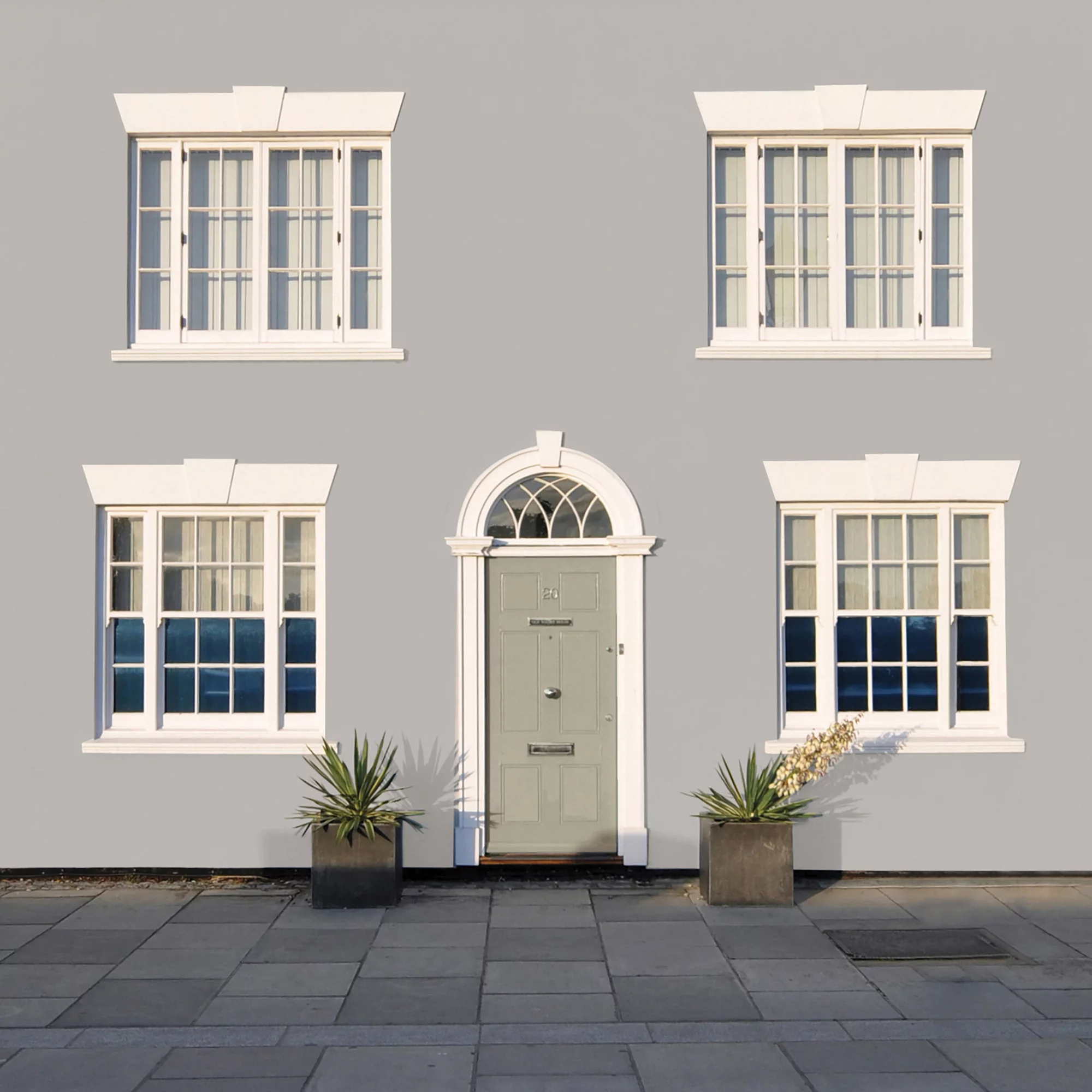 Sandtex Ultra Smooth Plymouth Grey Masonry Paint, 10L 6 Sandtex Ultra Smooth Plymouth Grey Masonry Paint, 10L - Image 4